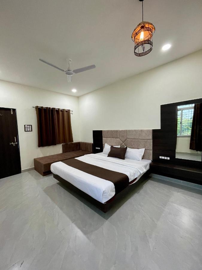 Tekri Farms And Retreat Hotel Ujjain Exterior foto